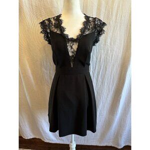 BCBGeneration Lace Sweetheart Black Fit & Flare Dress Pleated Women Size 2 Lined